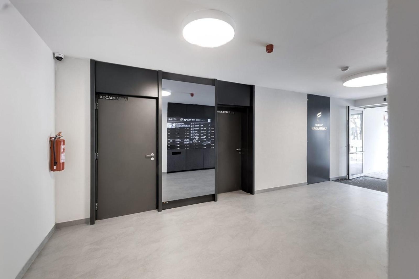 Holesovice Delight: Modern Comfort With A Twist In Prague 7 المظهر الخارجي الصورة