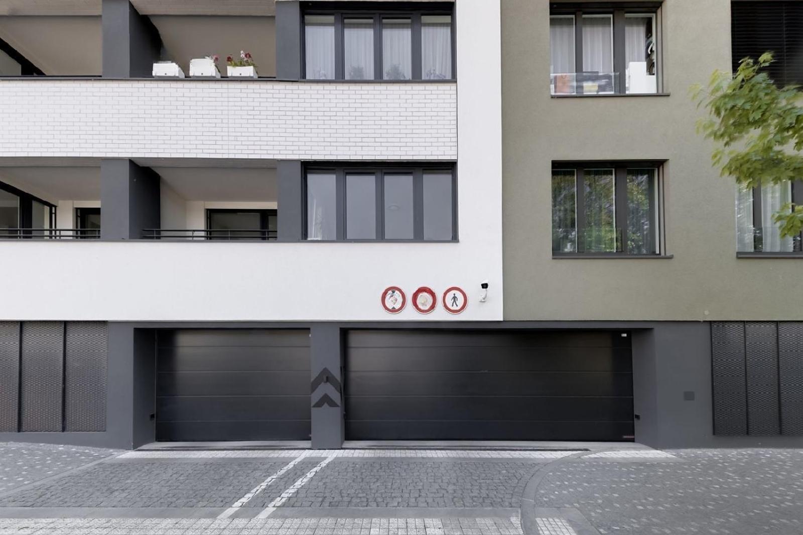 Holesovice Delight: Modern Comfort With A Twist In Prague 7 المظهر الخارجي الصورة