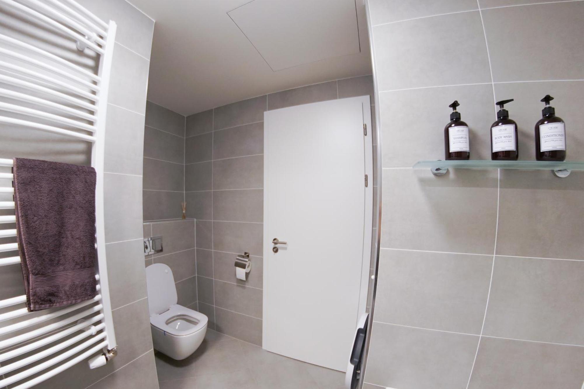 Holesovice Delight: Modern Comfort With A Twist In Prague 7 المظهر الخارجي الصورة